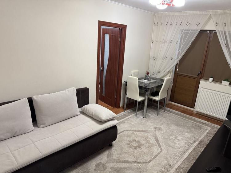 Apartament cu 2 camere semidecomandat în Micro 15