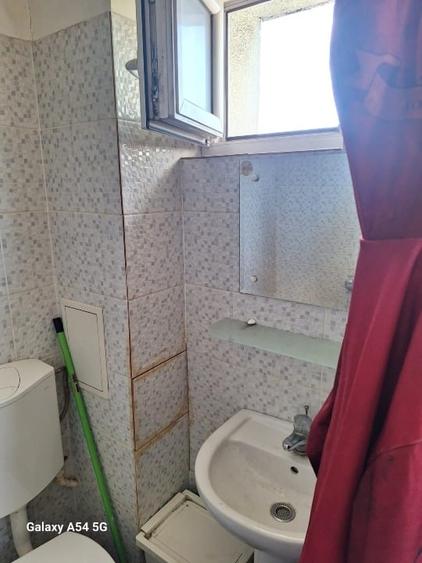 Garsonieră nedecomandată, mobilată în Titan