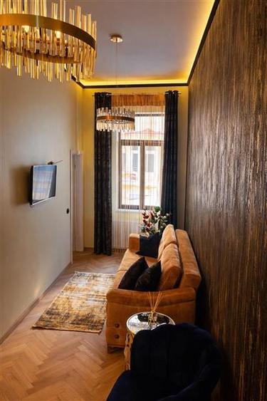 Apartament cu 2 camere decomandat, mobilat în Centrul Istoric
