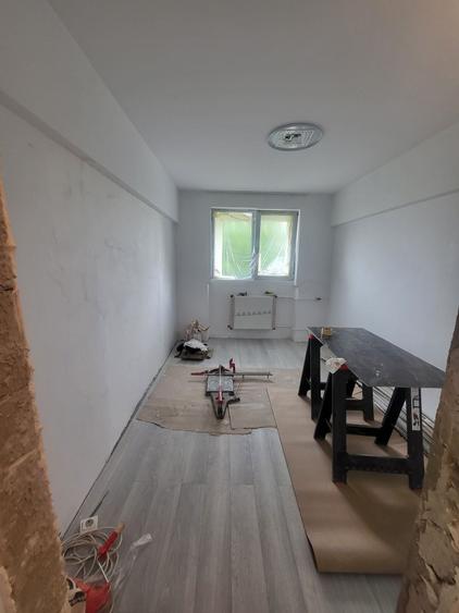 Apartament cu 3 camere decomandat în Prelungirea Ghencea