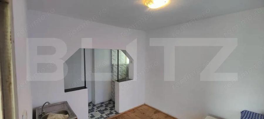 Casă cu Teren 1755 Mp în Malu cu Flori