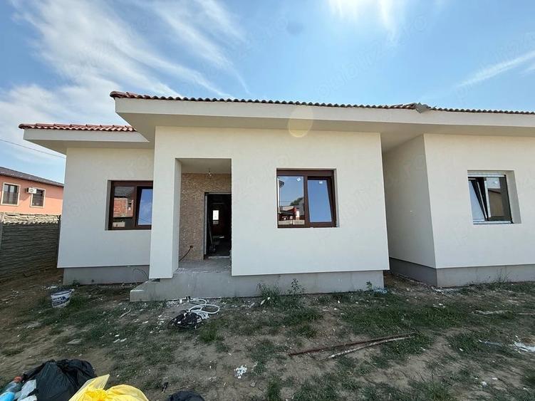 Casă cu Teren 325 Mp în Giroc