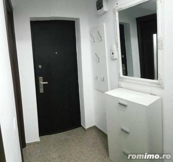 Apartament cu 2 camere decomandat în P-ța Victoriei