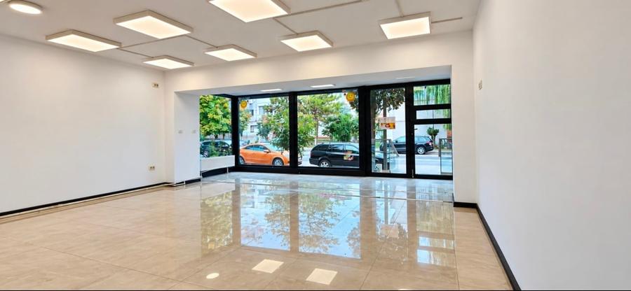 Spațiu comercial, de 90 mp, în Nord