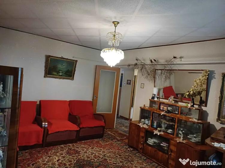 Apartament cu 3 camere decomandat în Ultracentral