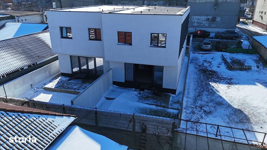 Casă cu 4 camere cu Teren 200 Mp în Central
