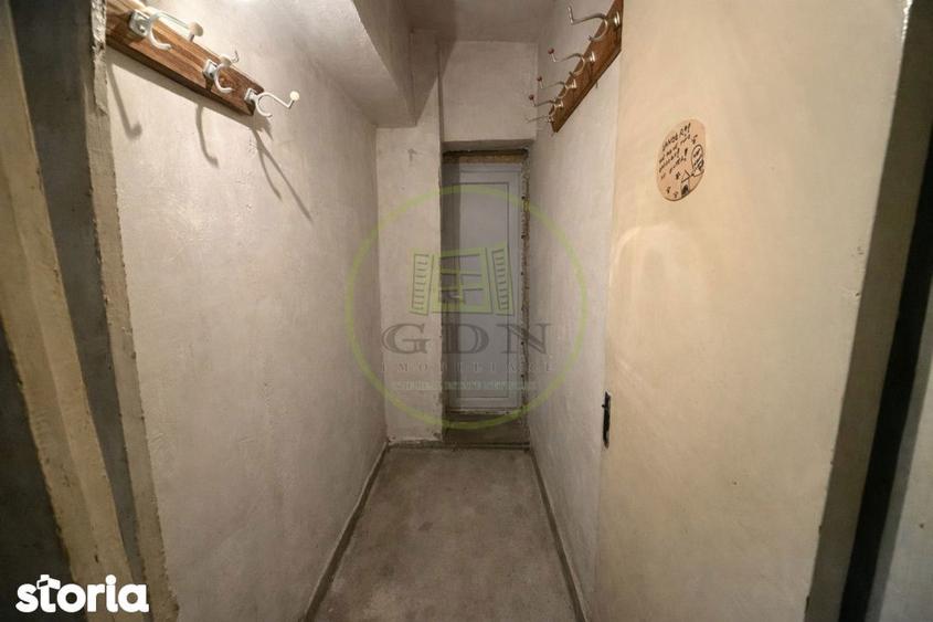 Apartament cu 4 camere semidecomandat în Lăpuș Argeș