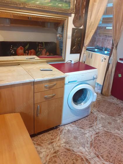 Garsonieră decomandată în Steaua