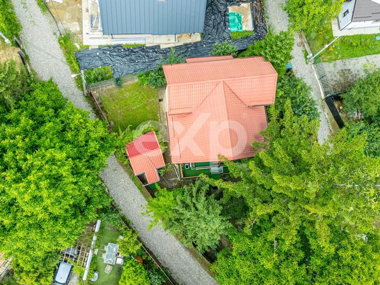 Casă individuală cu 5 camere cu Canalizare în Podul Vadului