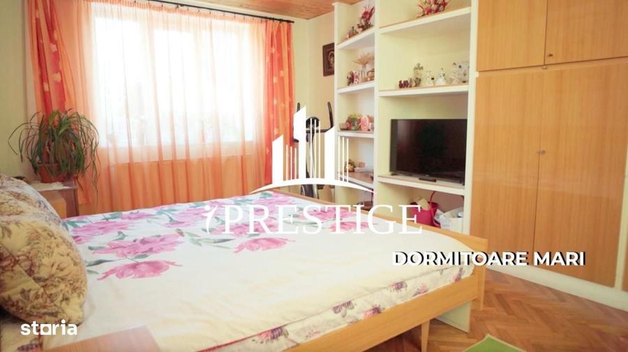 Casă cu 4 camere în Șura Mare