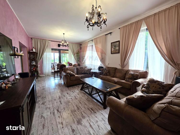 Casă cu 7 camere cu Teren 3200 Mp în Merei