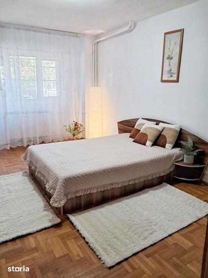 Apartament cu 3 camere decomandat în Nerva Traian