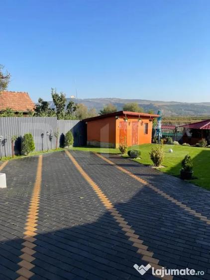 Casă cu 4 camere cu Teren 500 Mp în Central