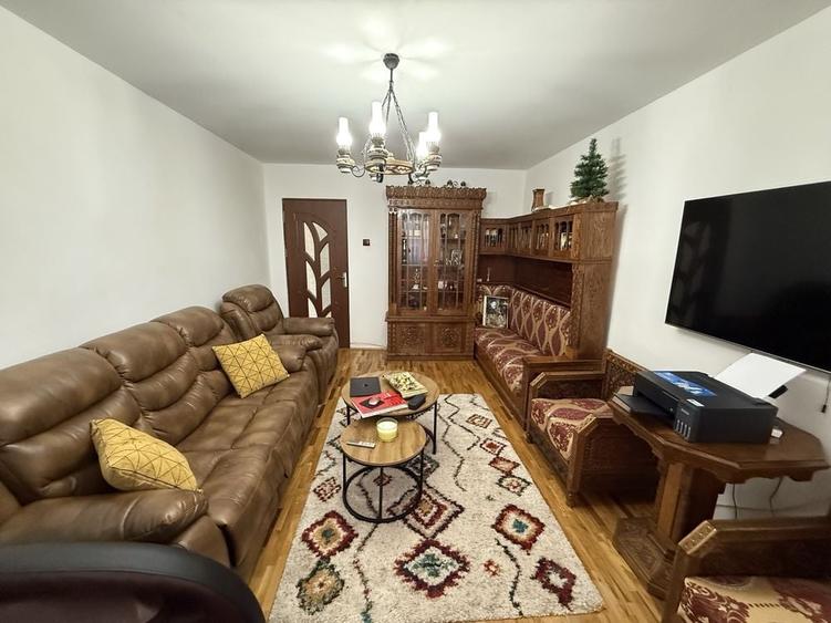 Apartament cu 2 camere semidecomandat în Central