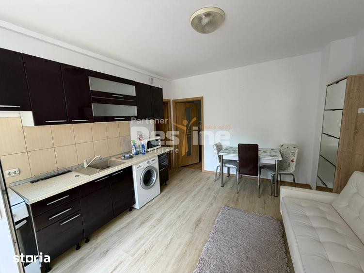Casa cu 6 unitati, doua locuri de parcare si curte, situata langa AFI - 7