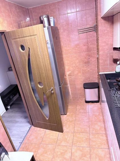 Apartament cu 3 camere decomandat în Drumul Taberei