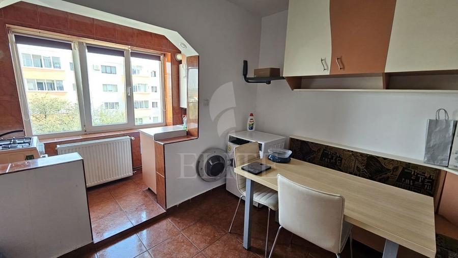 Apartament 2 camere în zona STR. LUNII - 15