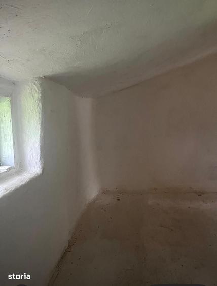 Casă cu 2 camere cu Teren 1800 Mp în Frăsinet