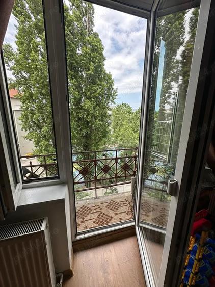 Apartament cu 4 camere decomandat, mobilat în Ultracentral