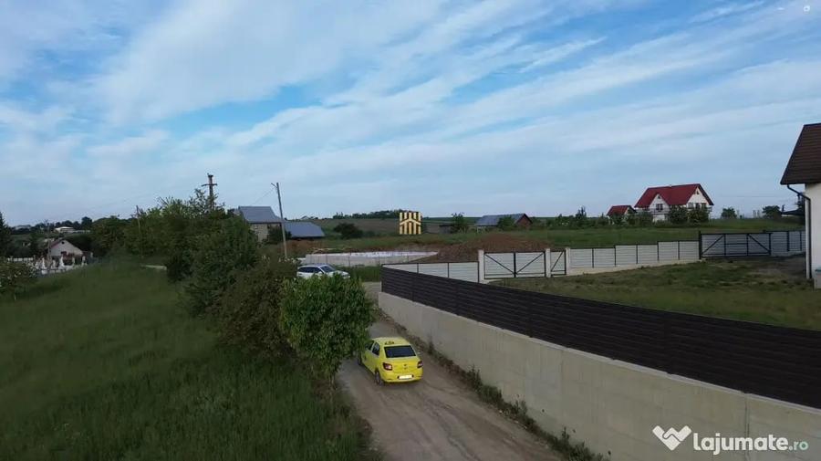 Teren intravilan in oras Siret 1100 mp! De ! 0727817187 - 1