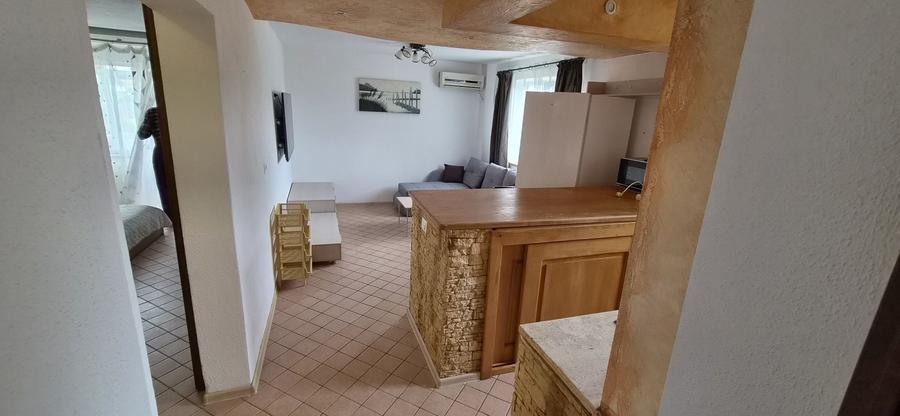 Apartament cu 3 camere semidecomandat în Crâng