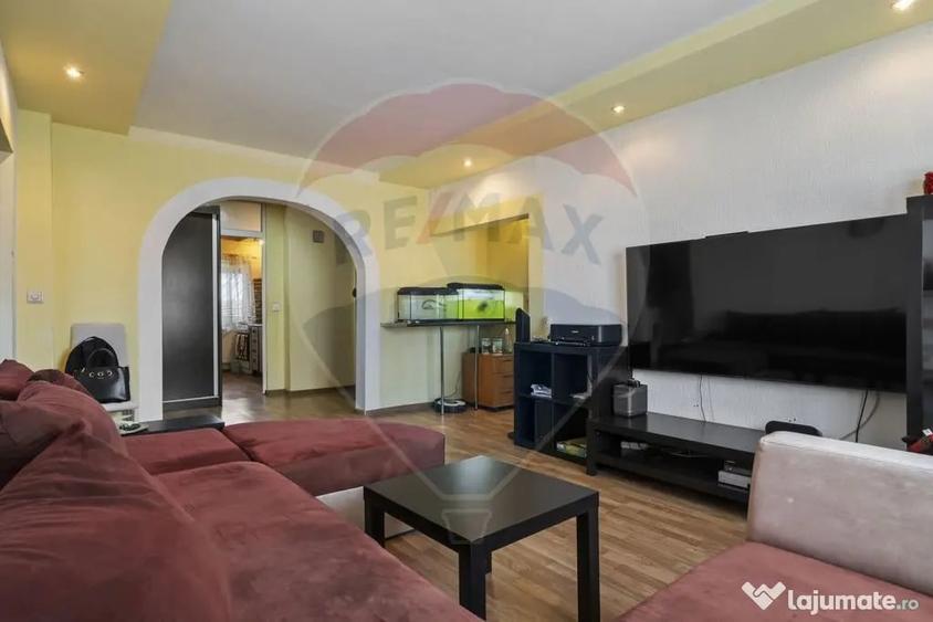 Apartament cu 4 camere decomandat în Sebastian