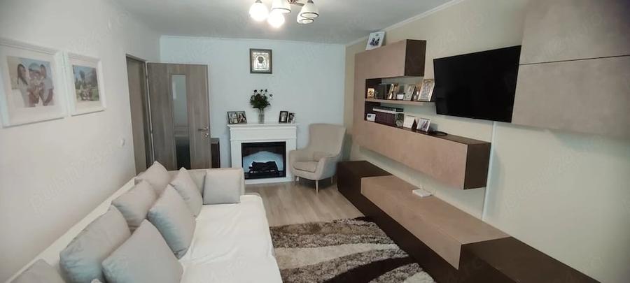 Apartament cu 3 camere decomandat în Tomești