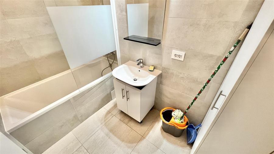 Apartament luminos si spatios Coresi Kasper - 13