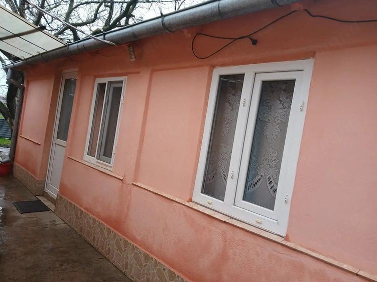 Casă cu 4 camere cu Teren 1500 Mp în Central