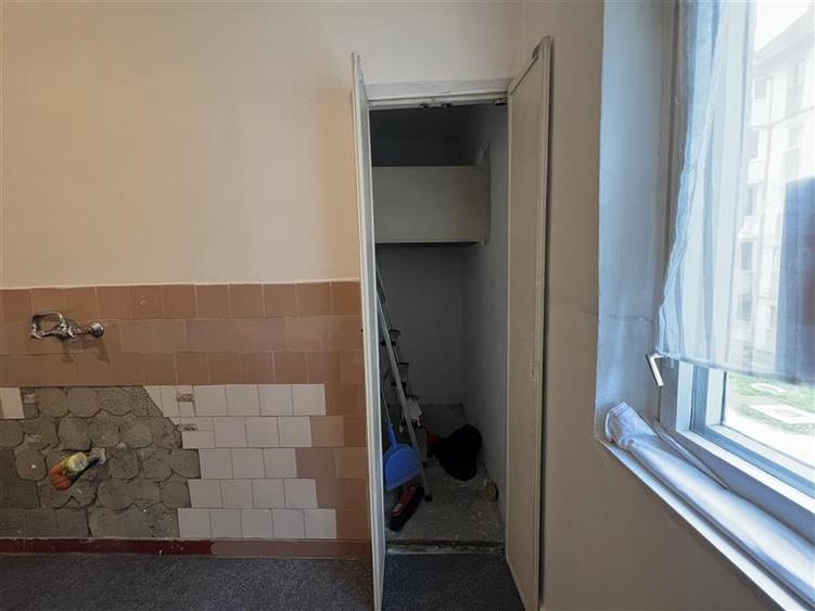 Apartament cu 2 camere decomandat în Vest