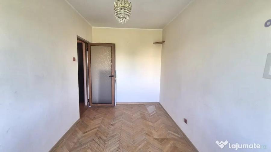 Apartament cu 3 camere semidecomandat în Țiglina 1