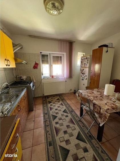 Apartament cu 3 camere decomandat în Gară