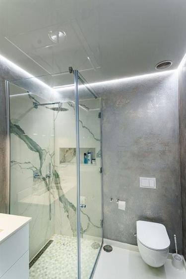 Penthouse cu 4 camere semidecomandat, mobilat în Est