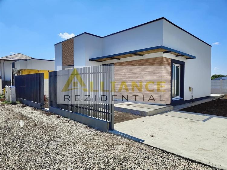 Casă individuală cu 4 camere decomandat cu Canalizare în Berceni