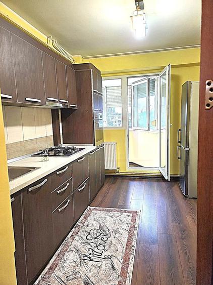 Apartament cu 3 camere decomandat în Siderurgiștilor