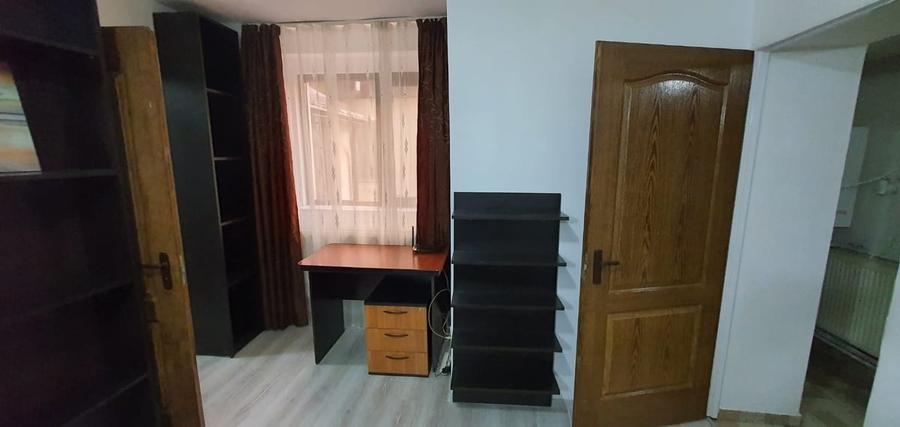 Apartament cu 2 camere semidecomandat în Tei