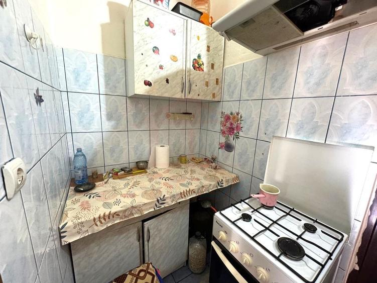 Garsonieră decomandată, mobilată în Micro 40