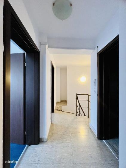 Apartament cu 4 camere în Văcăresti