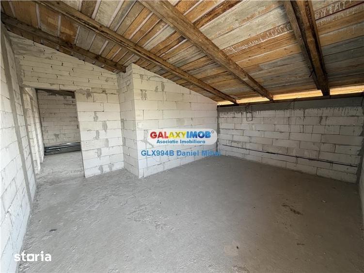 Casă cu 8 camere cu Teren 500 Mp în Clinceni