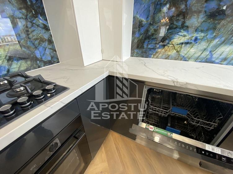 Apartament cu 3 camere decomandat, mobilat în Torontalului