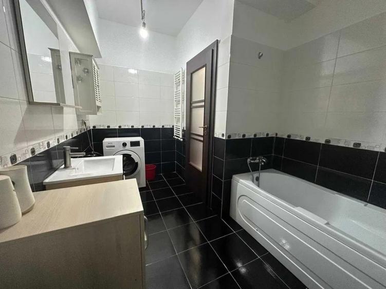 Apartament cu 2 camere decomandat în Central — fotografia 3