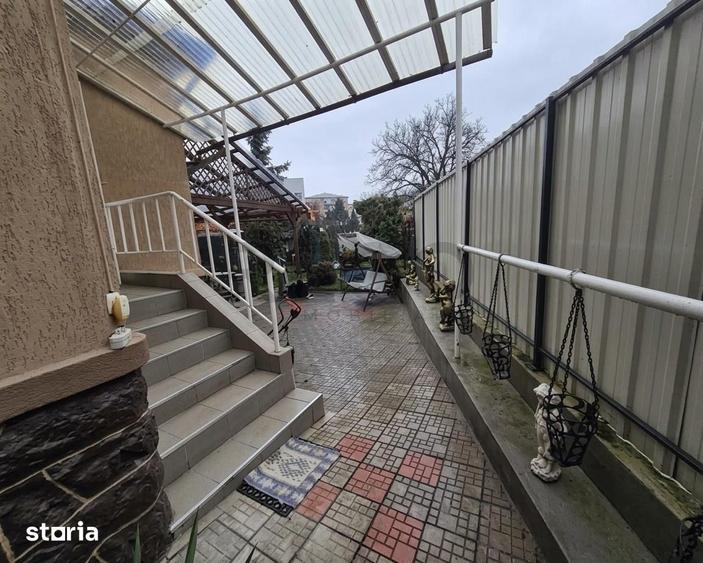 Casă cu 3 camere cu Teren 400 Mp în Central