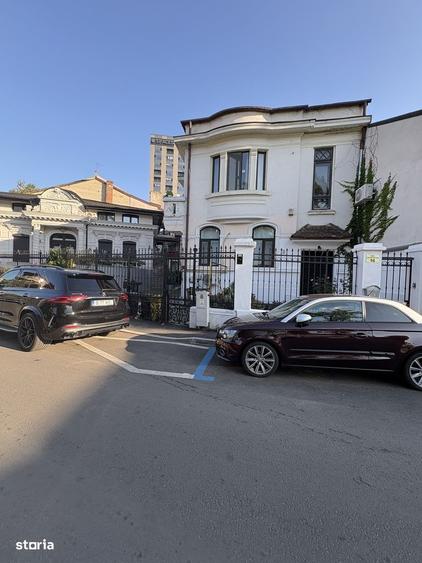 Apartament cu 4 camere în Central