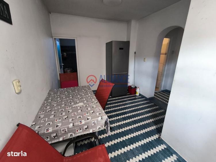 Casă cu 4 camere semidecomandat în ICIL