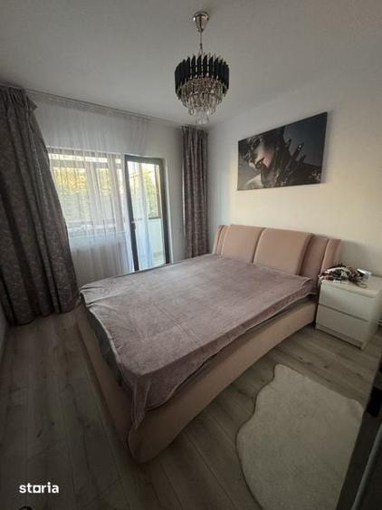 Apartament cu 3 camere decomandat în Calea București
