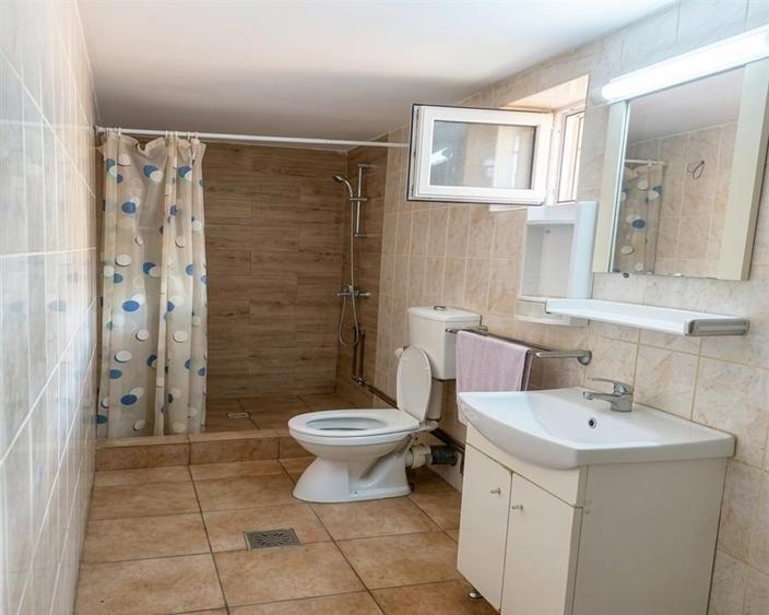 Casă individuală cu 3 camere cu Teren 1100 Mp în Brusturi
