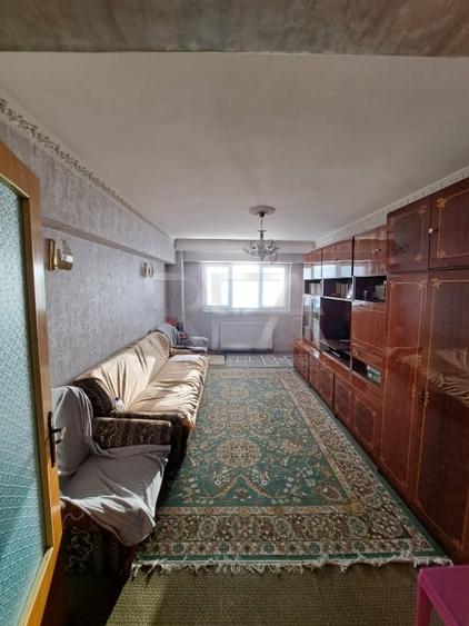 Apartament cu 4 camere decomandat în Crângași