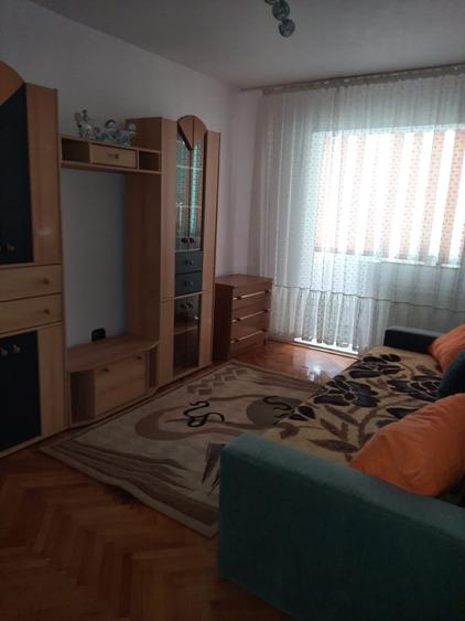 Apartament cu 2 camere nedecomandat în Girocului