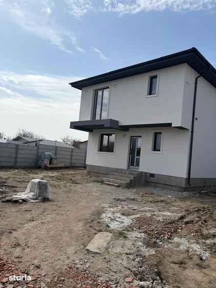 Casă cu 4 camere cu Teren 488 Mp în Dragomirești-Vale