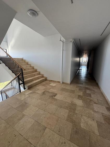 Apartament cu 3 camere semidecomandat în Drumul Taberei